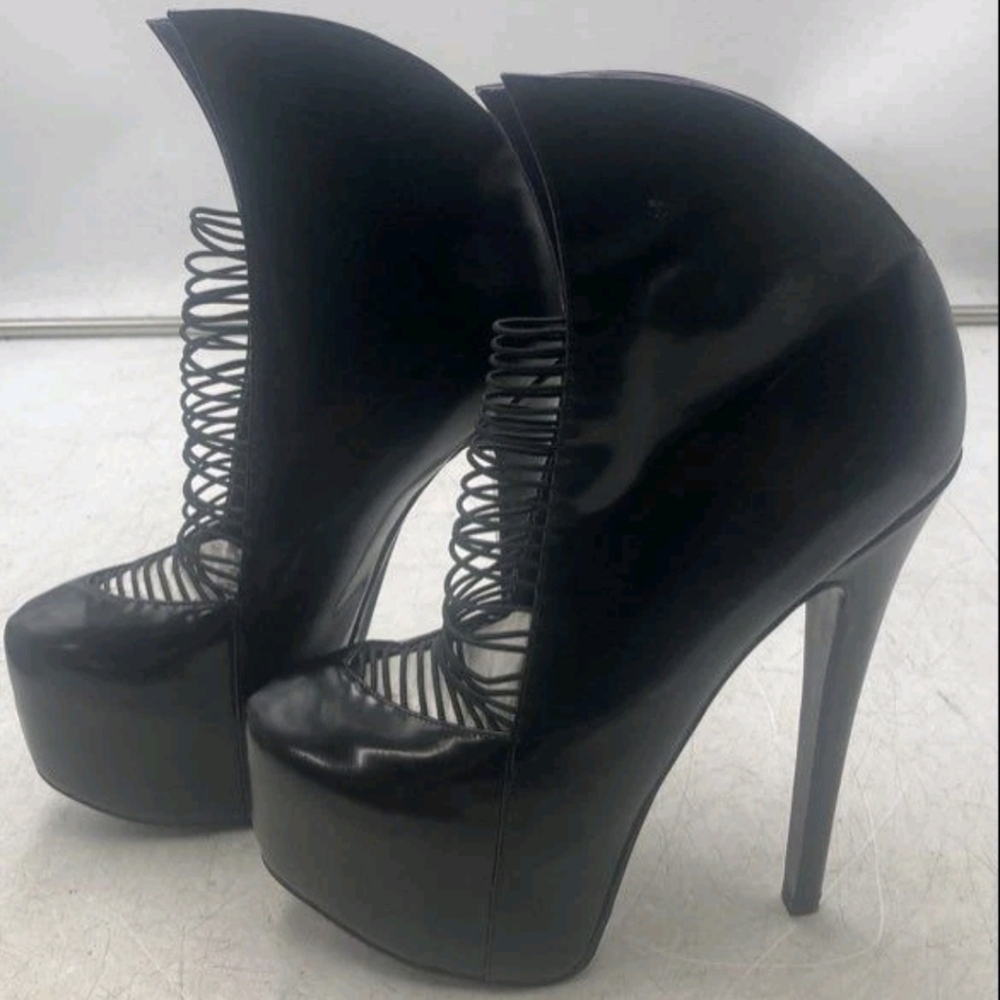 London Trash "Crime" Embossed Black Leather Goth Platform Heels Sz 8.5M